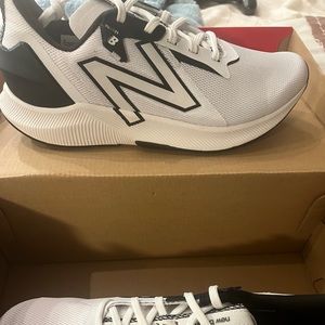 NEW !!! New Balance shoes !!